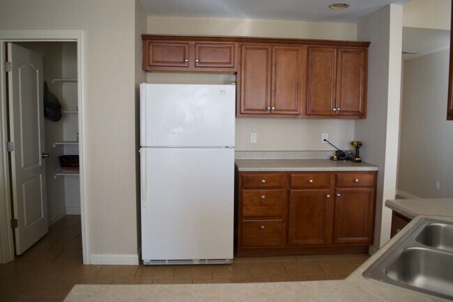 Building Photo - Nice 3 Bed 2 Bath House In Vanderveen Crossing!