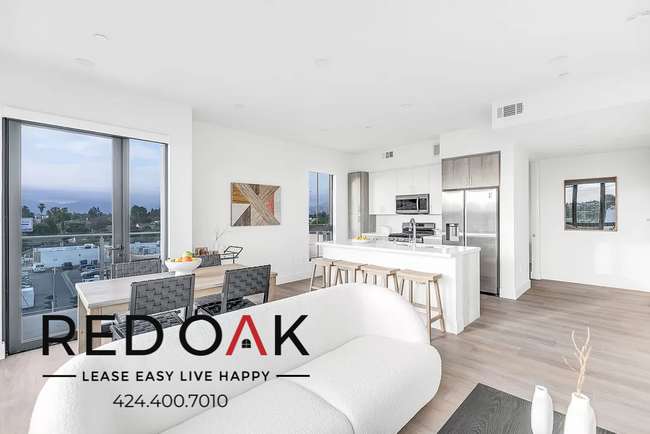 Building Photo - Gorgeous One Bedroom Featuring a Private B...