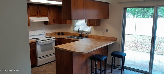 Building Photo - 4027 Everett Ave