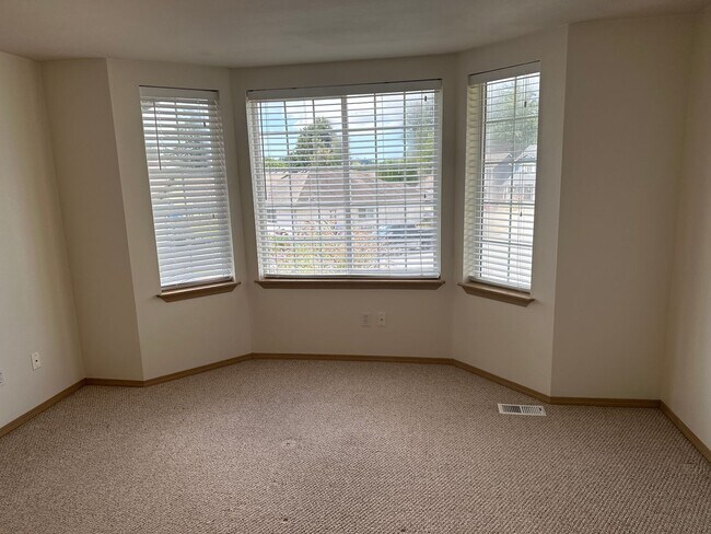Building Photo - Nice Three Bedroom in Sedro Woolley