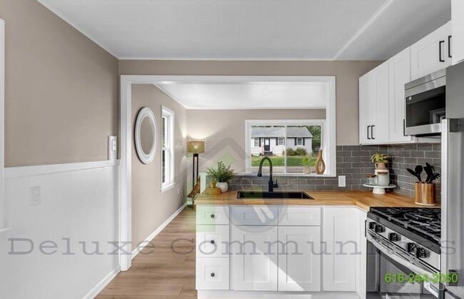 Building Photo - Brand New Remodel, Stunning 2 Bed Ranch Home