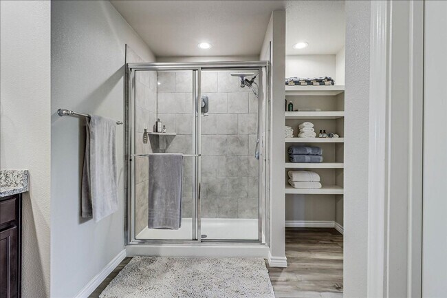 Building Photo - 7213 Adler Dr