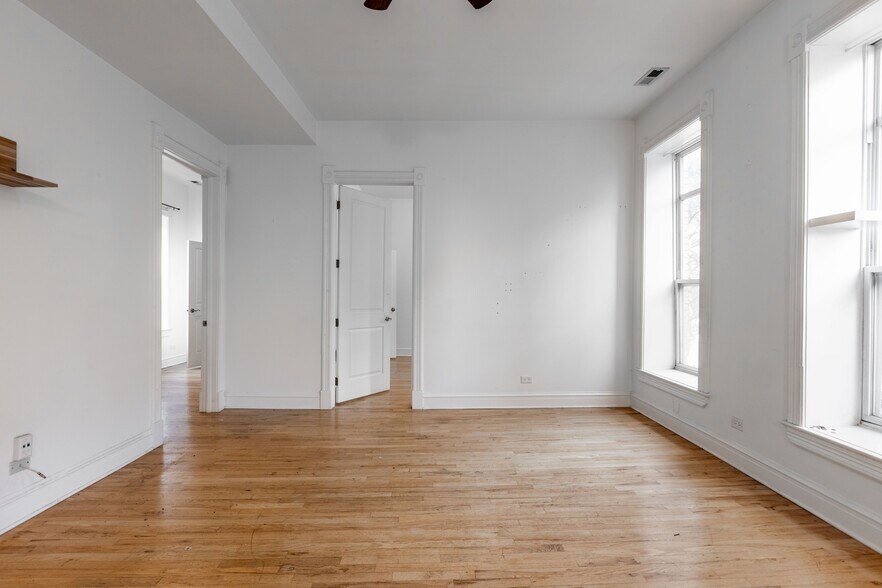 Building Photo - 1652 S Throop St