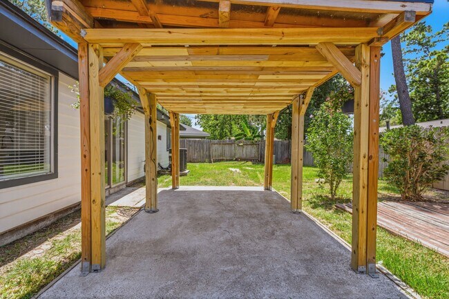 Building Photo - 3535 Nutwood Ln