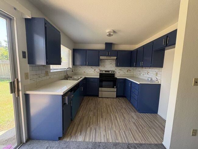 Building Photo - Beautiful 4-bedroom home close to schools ...