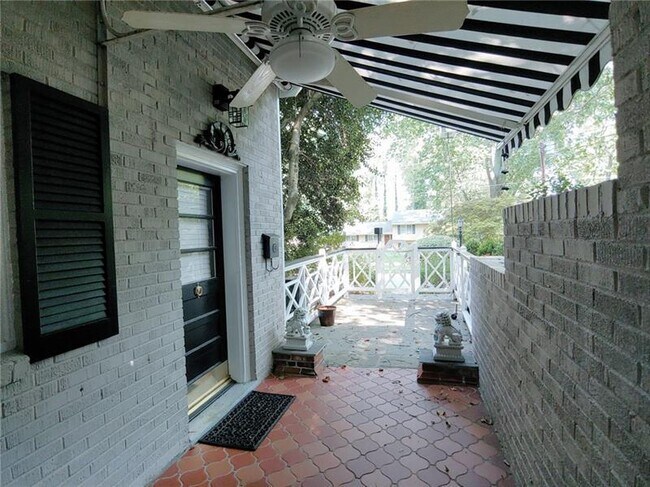 Building Photo - 76 Laurel Forest Cir NE