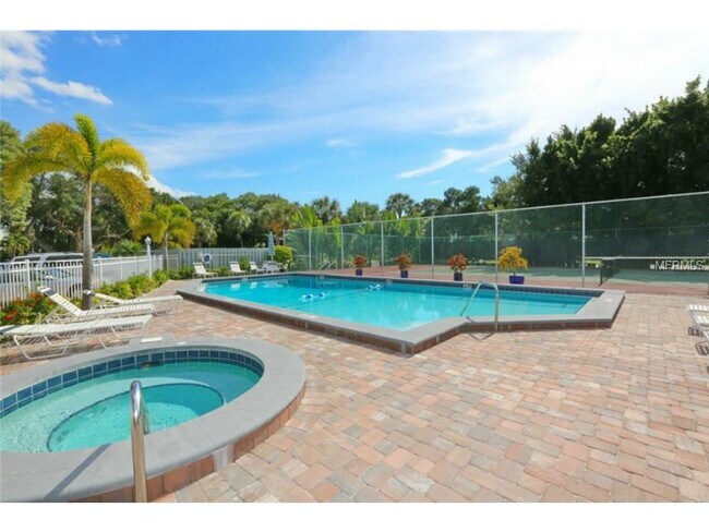 Building Photo - 1319 Dockside Pl