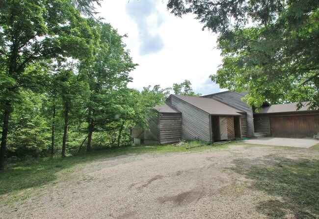 Building Photo - 5125 SE 10th St