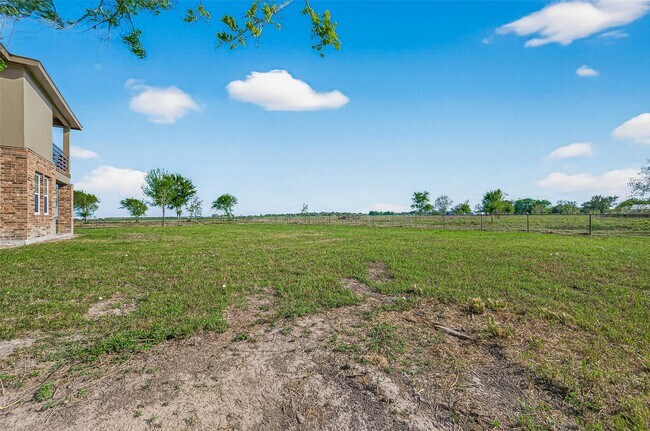 Building Photo - 2410 Engeling Rd