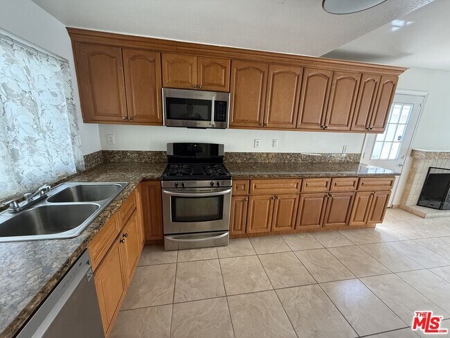 Building Photo - 5867 Cape Horn Dr