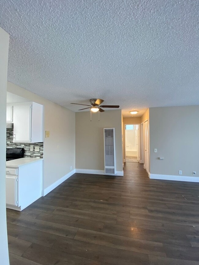 Interior Photo - 1429