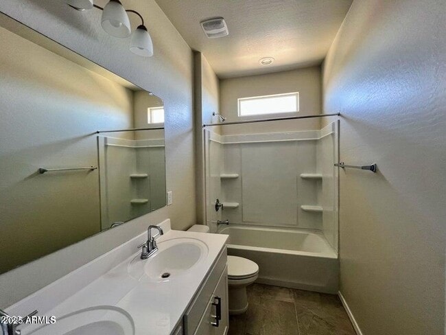Building Photo - 1168 W Falls Canyon Dr
