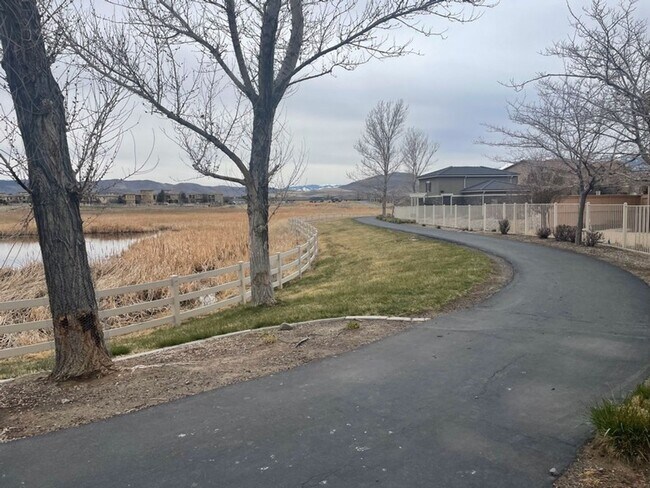 Building Photo - Two Bedroom Condo in South Reno