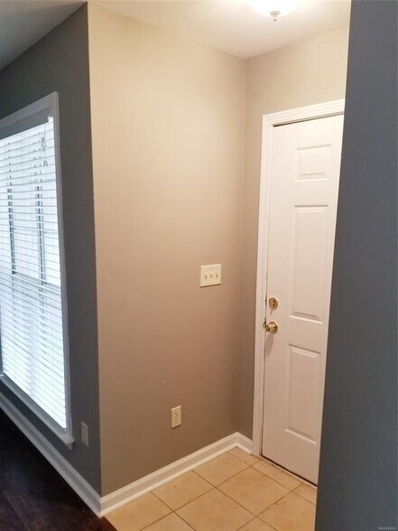 Building Photo - 2621 Beard Ct