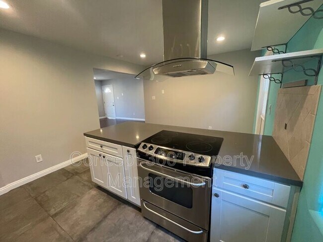 Building Photo - 4158 E Wilton St