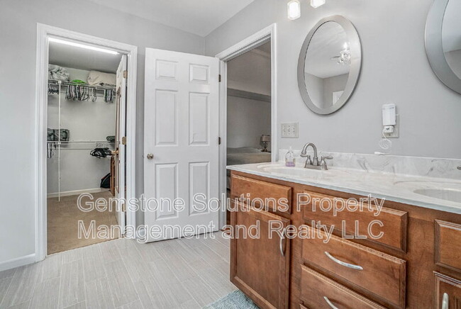 Building Photo - 4446 Pratt Ln