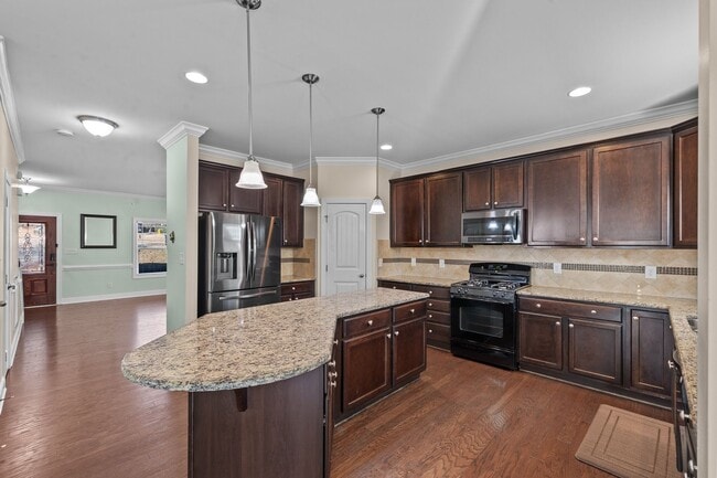 Building Photo - ***Beautiful Knightdale 4/2.5 W/ Private Pool***