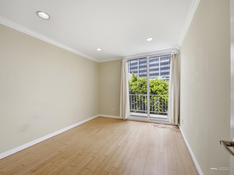 Building Photo - 4610 Densmore Ave
