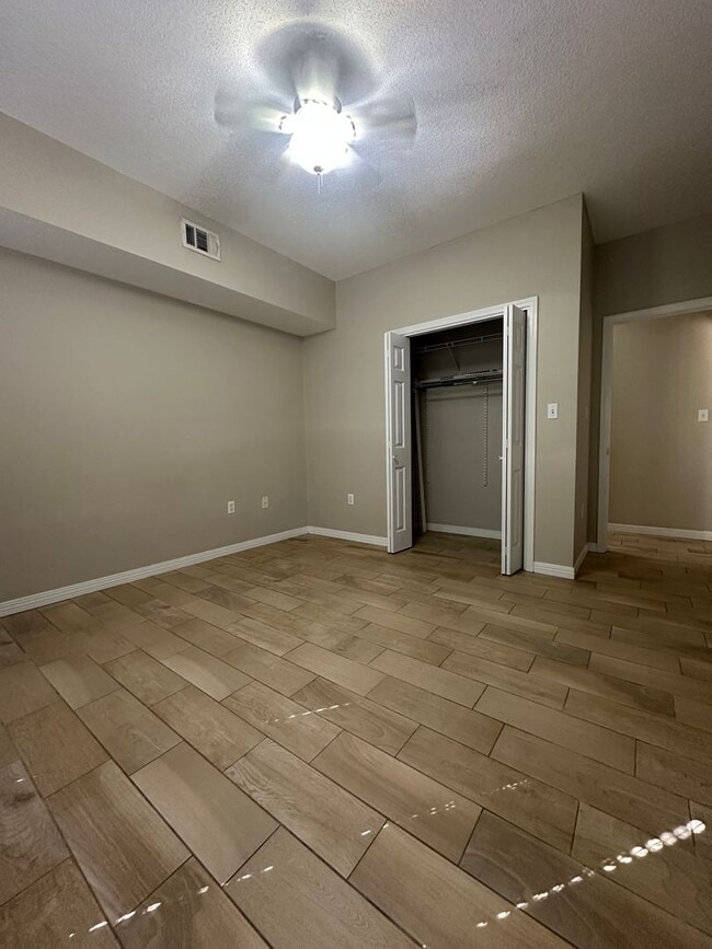 Building Photo - Quiet Condo at The Oaks at Niceville