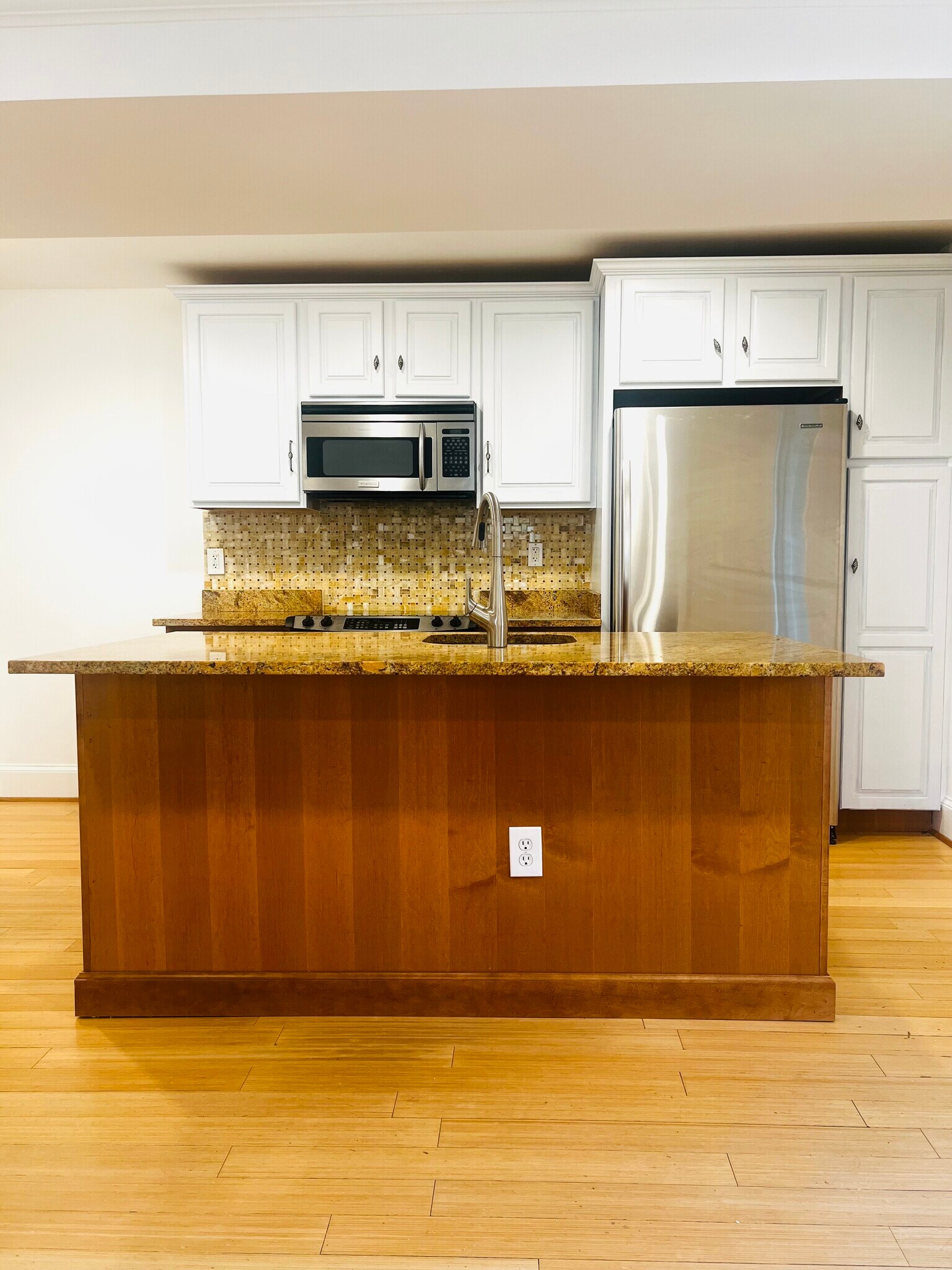 Building Photo - 1663 Newton St NW