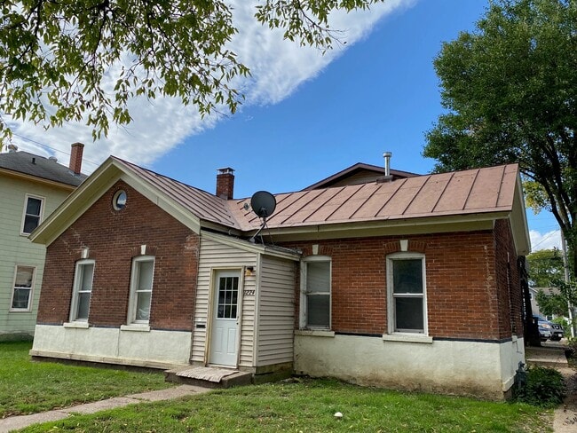 Building Photo - 1224 7th St S