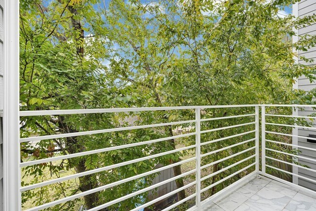 Building Photo - 4013 St Augustine St