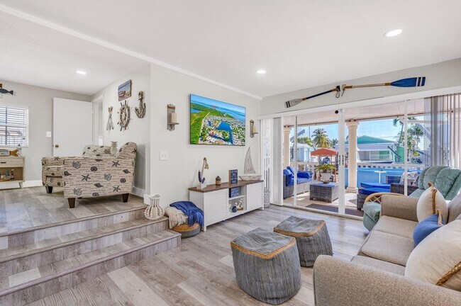 Building Photo - 136 Sable Palm Ln