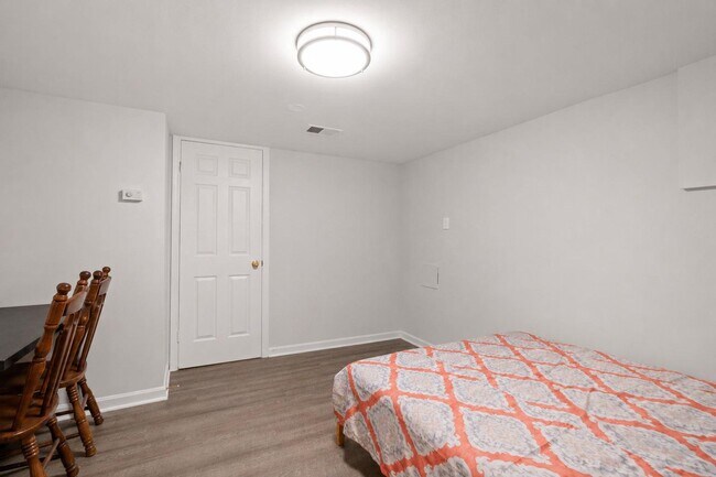 Building Photo - 4422 Westover Pl NW