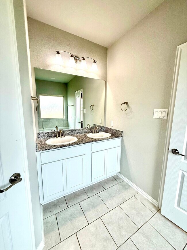 Building Photo - 31755 Wellington Pass