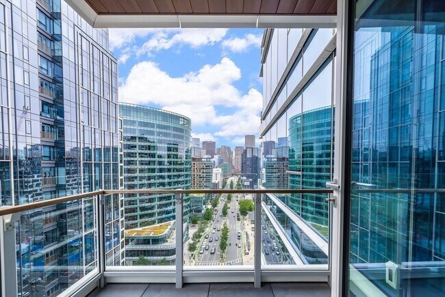 Building Photo - 150 Seaport Blvd