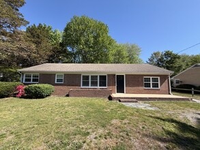 Building Photo - 421 Loblolly Ln