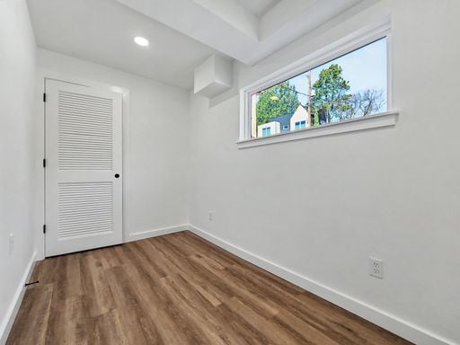 Building Photo - AVAILABLE MAY 1ST! Fully Remodeled Lower Unit with Private Entrance in Columbia City Neighborhood