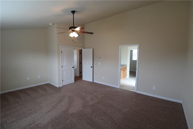 Building Photo - 5759 Shore Isle Ct