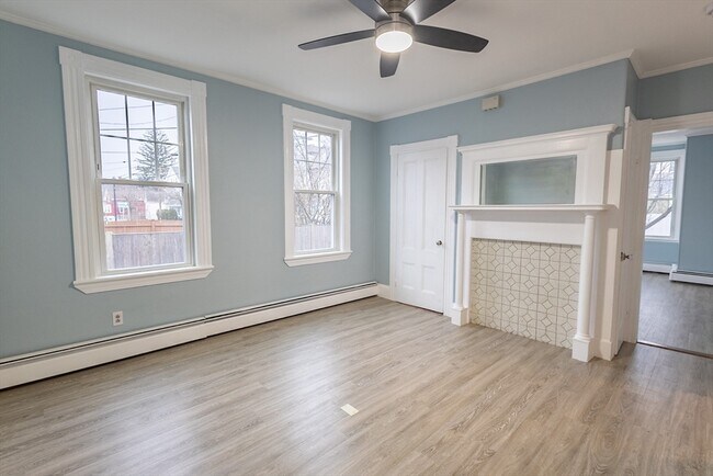 Building Photo - 210 North St