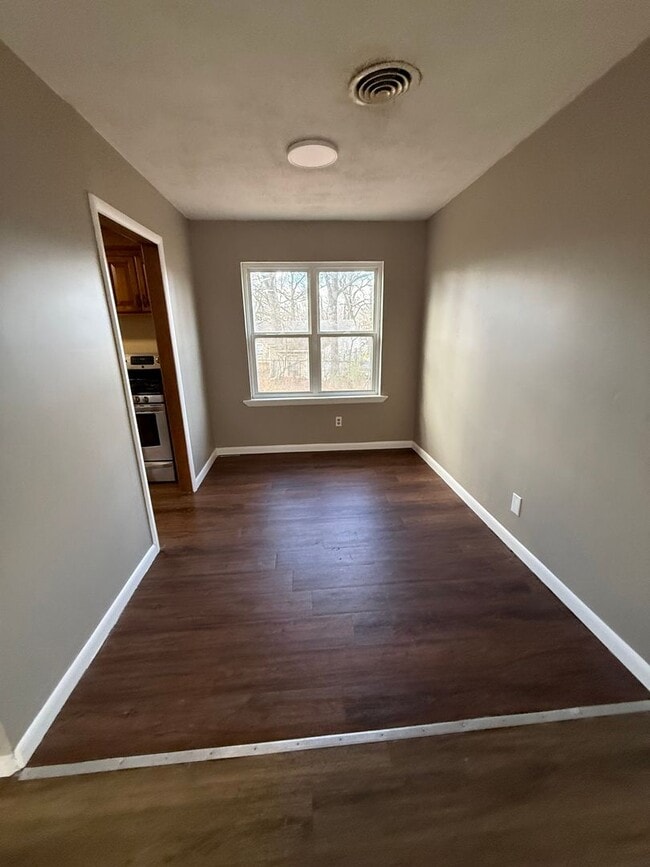 Building Photo - 3720 Old Jenny Lind Rd