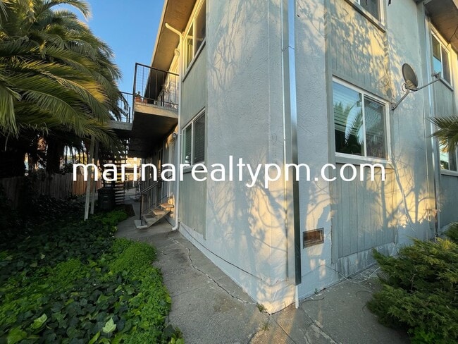 Building Photo - 114 Carolina St