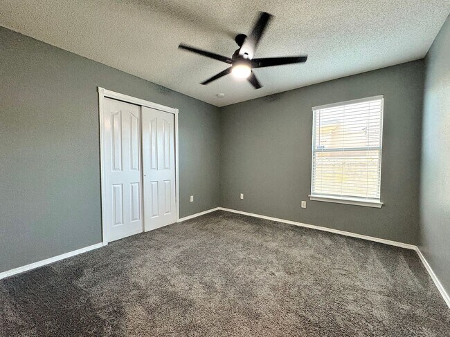 Building Photo - Sandstone Ranch Estates 4Bed Refrig A/C by...