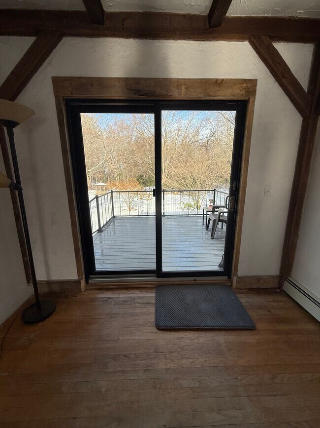 Building Photo - 75 Pine St