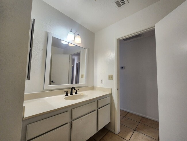 Building Photo - Affordable Single-Story Home