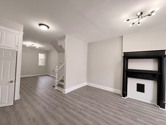 Building Photo - 235x McCulloh St