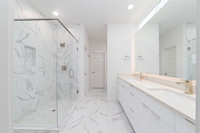 Building Photo - 3007 Ventas Dr