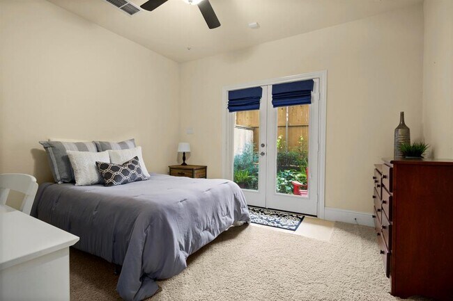 Building Photo - 8406 Oak Leaf Point Dr