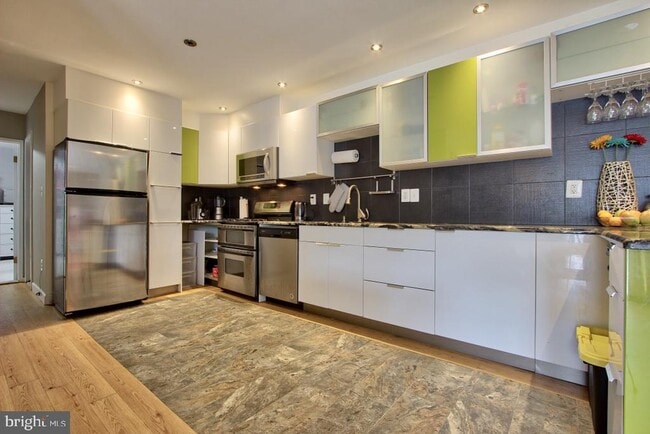 Primary Photo - 10026 Fair Wds Dr