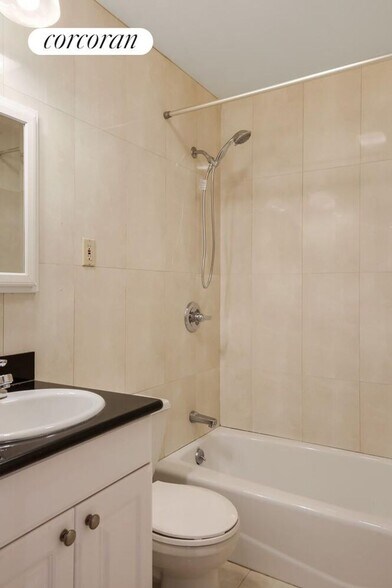 Building Photo - 180 Lafayette St