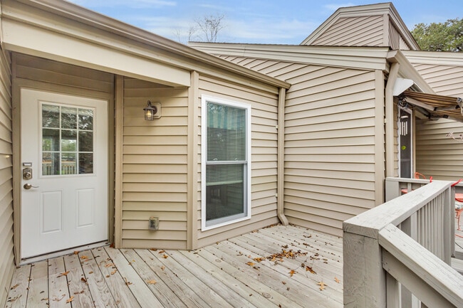 Building Photo - 7212 Windward Dr