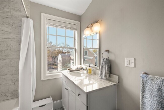 Building Photo - 30 Park St