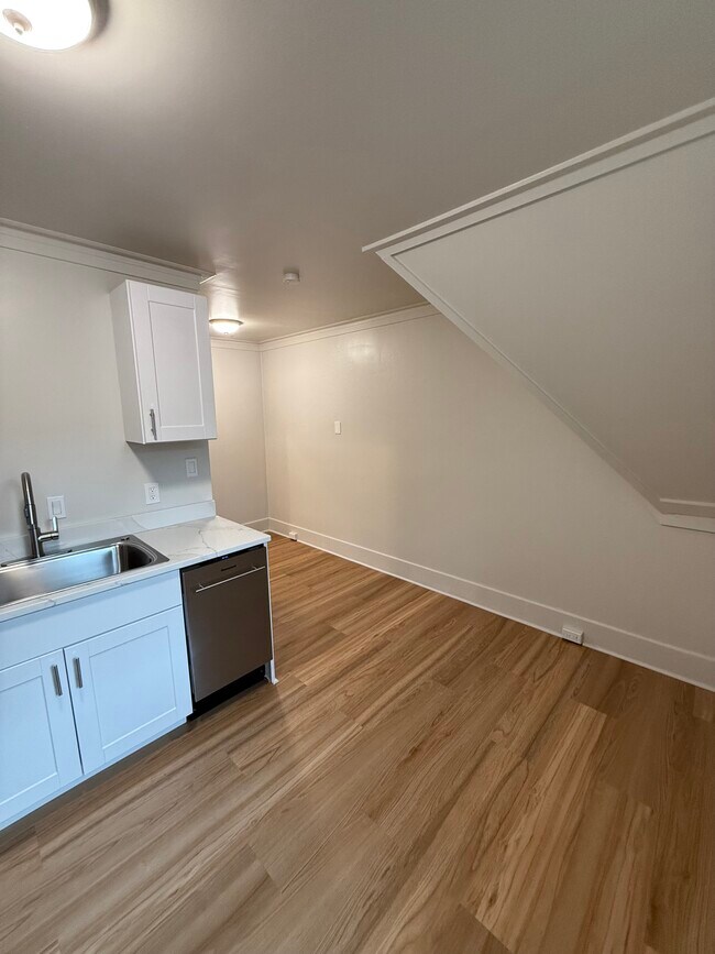 Building Photo - 3700 Brighton Rd