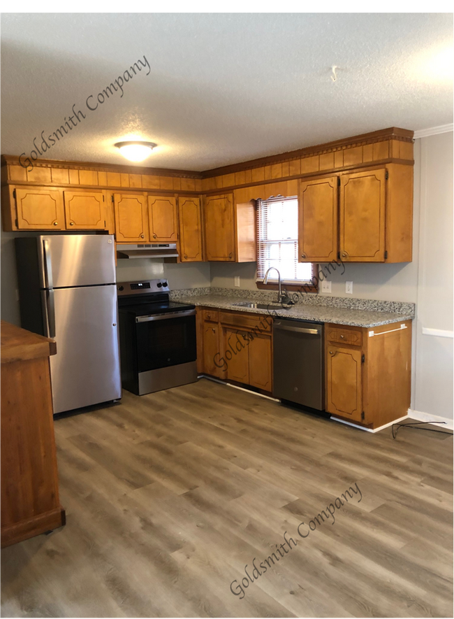 Building Photo - 12 Danhardt St