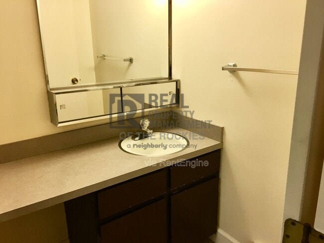 Building Photo - 1625 W Elizabeth St