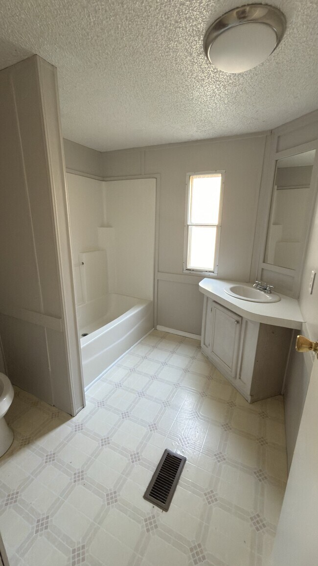 Building Photo - 3427 21 E M.L.K. Jr Dr